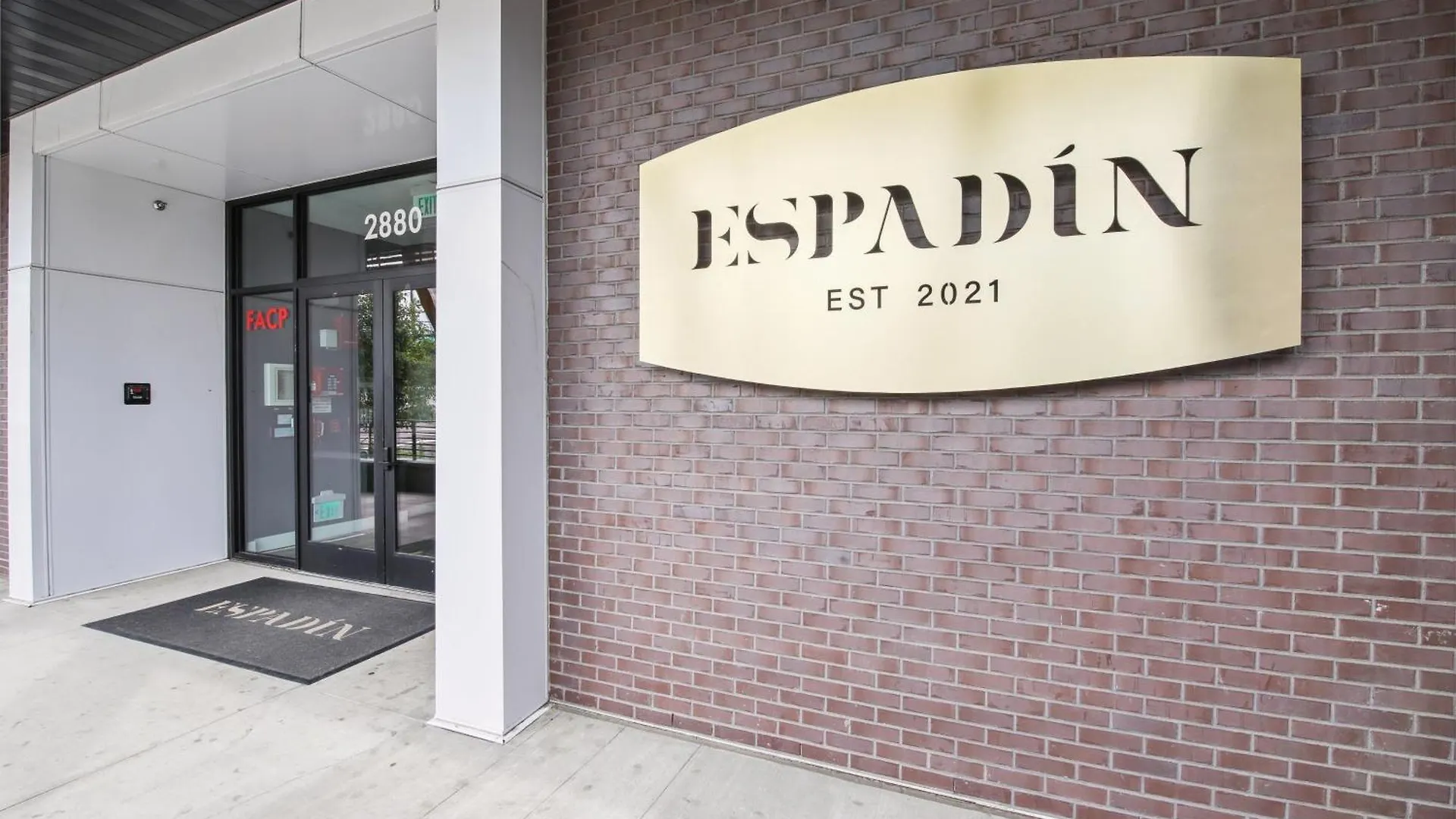 Level-Up Elegance | Espadin Lohi Denver 0*,  Stati Uniti